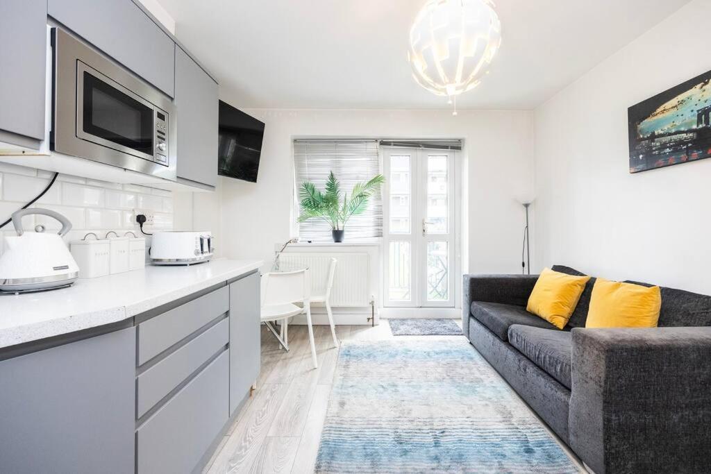 Modernised 3 Bed Pad Near Trendy Shoreditch Ground Floor With Balcony Appartamento Londra