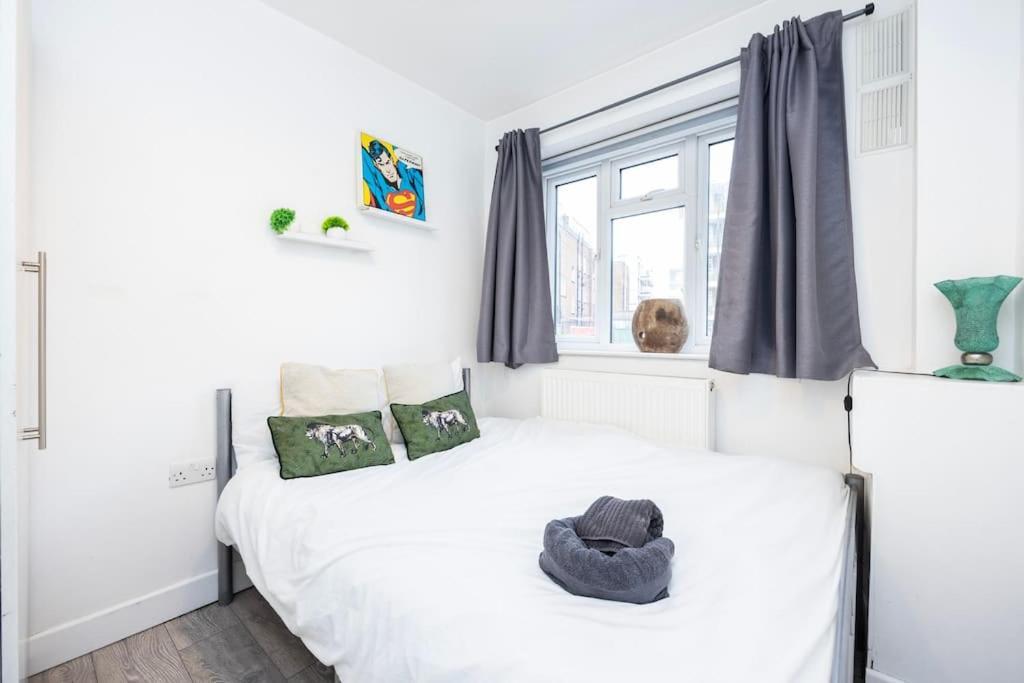 Modernised 3 Bed Pad Near Trendy Shoreditch Ground Floor With Balcony Appartamento *